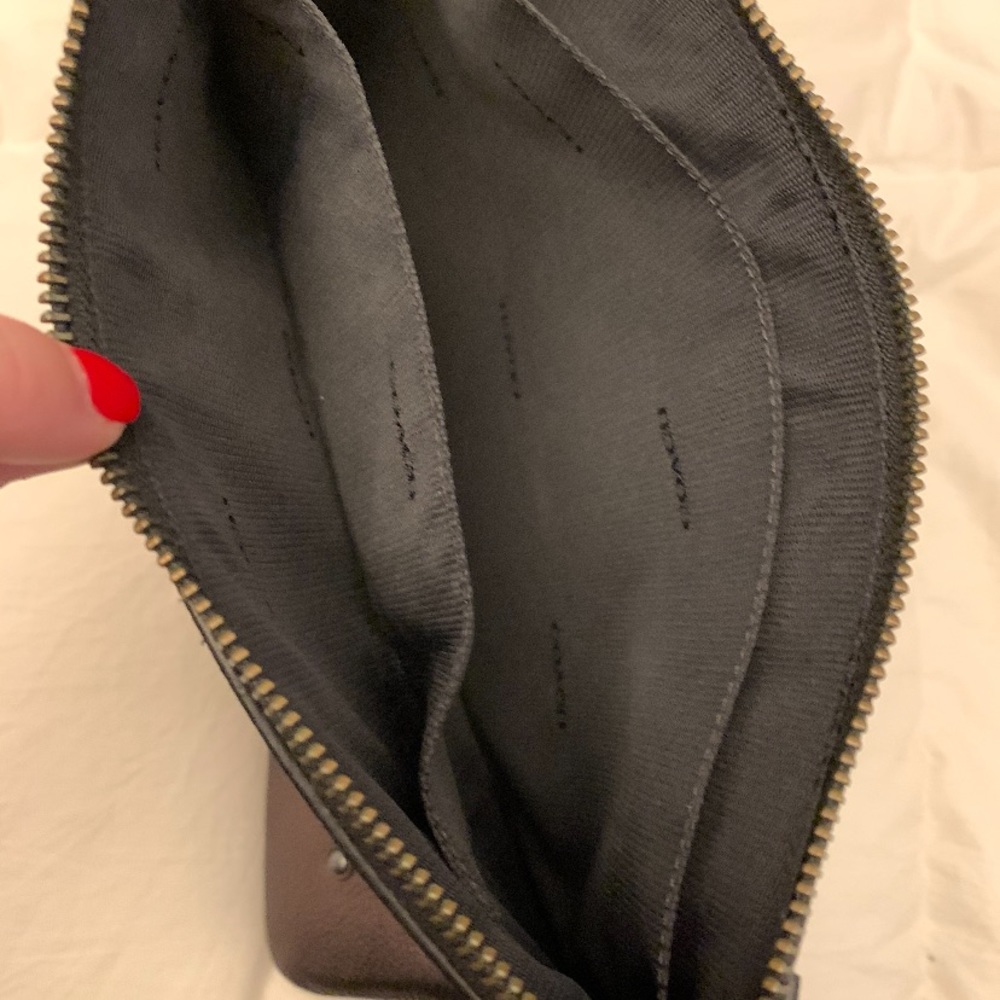 Metallic Coach Pouch - Picture 4 of 4